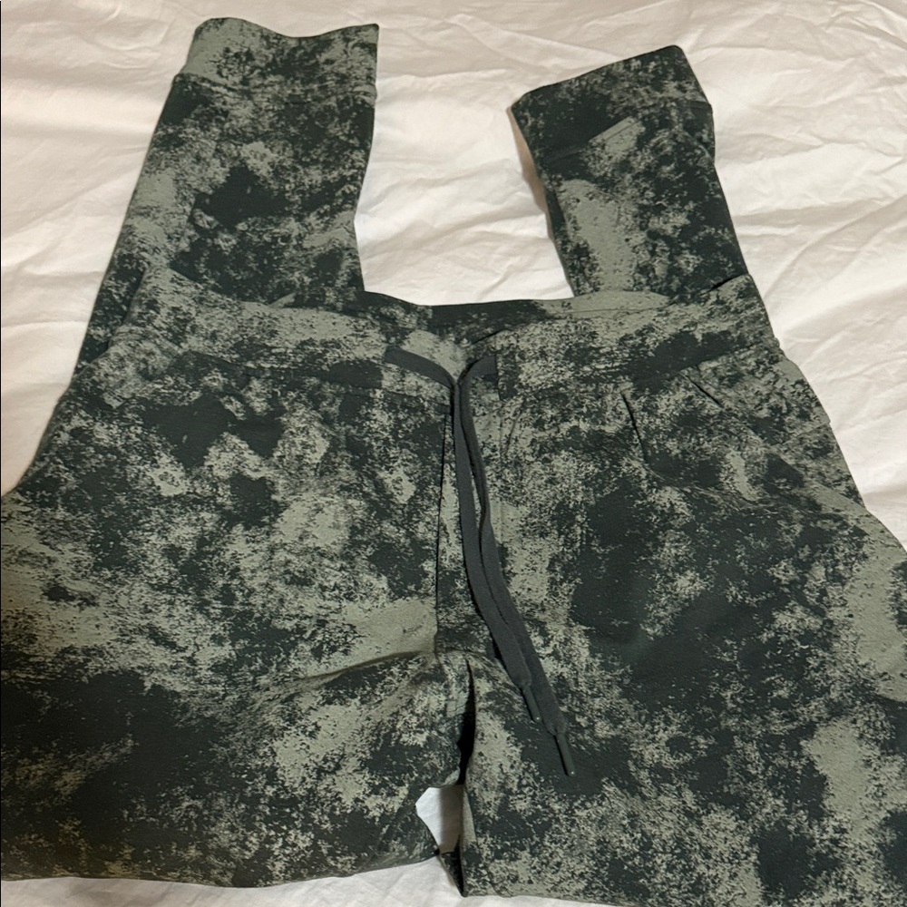 Lululemon Athletica Green sweatpants